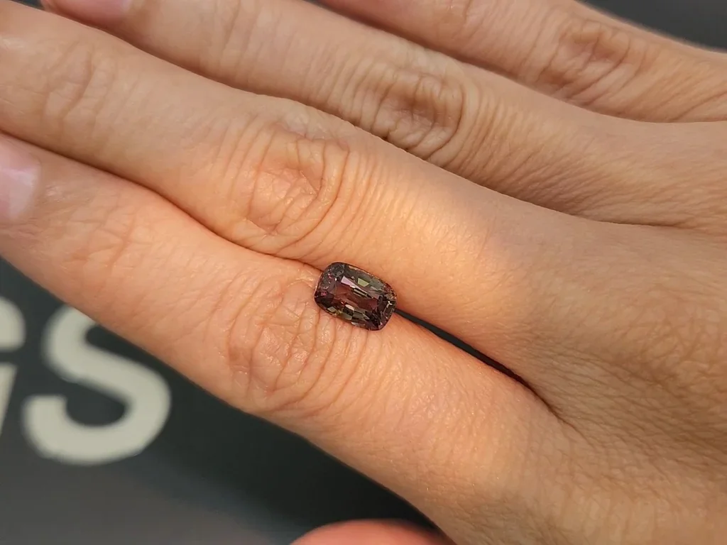 Alexandrite with color change cushion cut 1.80 carats, Tanzania Image №3