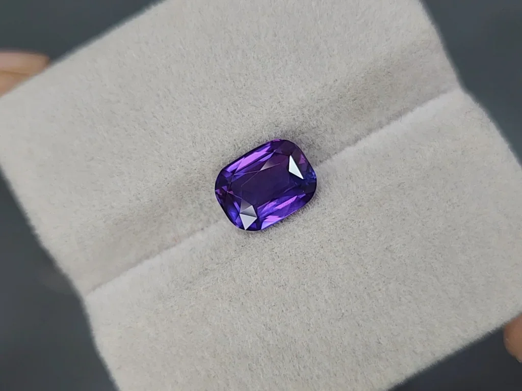 Unheated purple sapphire cushion cut 3.06 carats, Sri Lanka Image №4