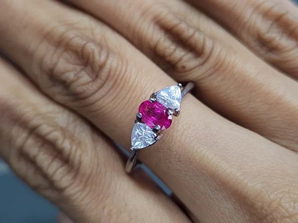 Ruby Pigeon Blood oval cut 0.50 carats, Burma Image №5