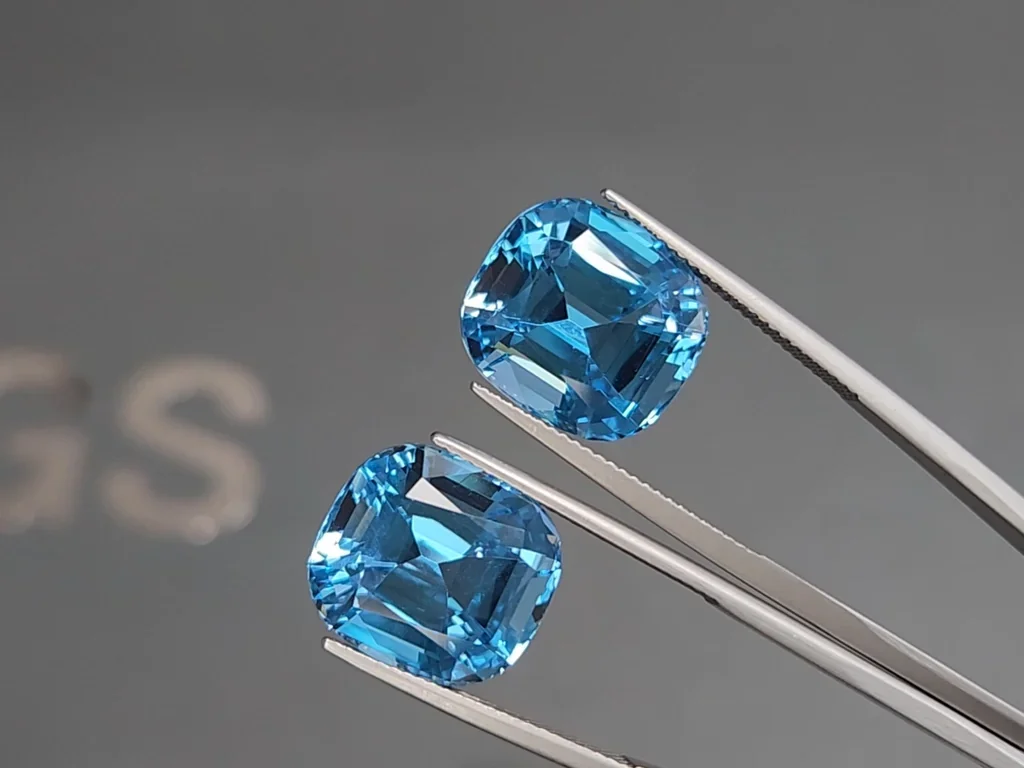 Pair of topaz Swiss Blue cushion cut 29.13 carats, Brazil Image №3