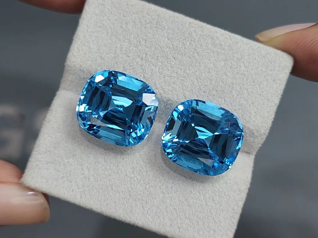 Pair of topaz Swiss Blue cushion cut 29.13 carats, Brazil Image №4