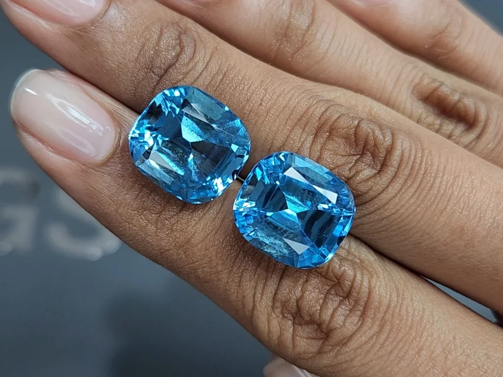 Pair of topaz Swiss Blue cushion cut 29.13 carats, Brazil Image №2