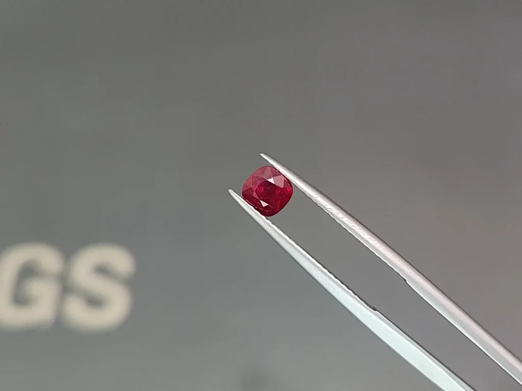 Unheated ruby Pigeon's blood cushion cut 1.01 carats, Burma  Image №3