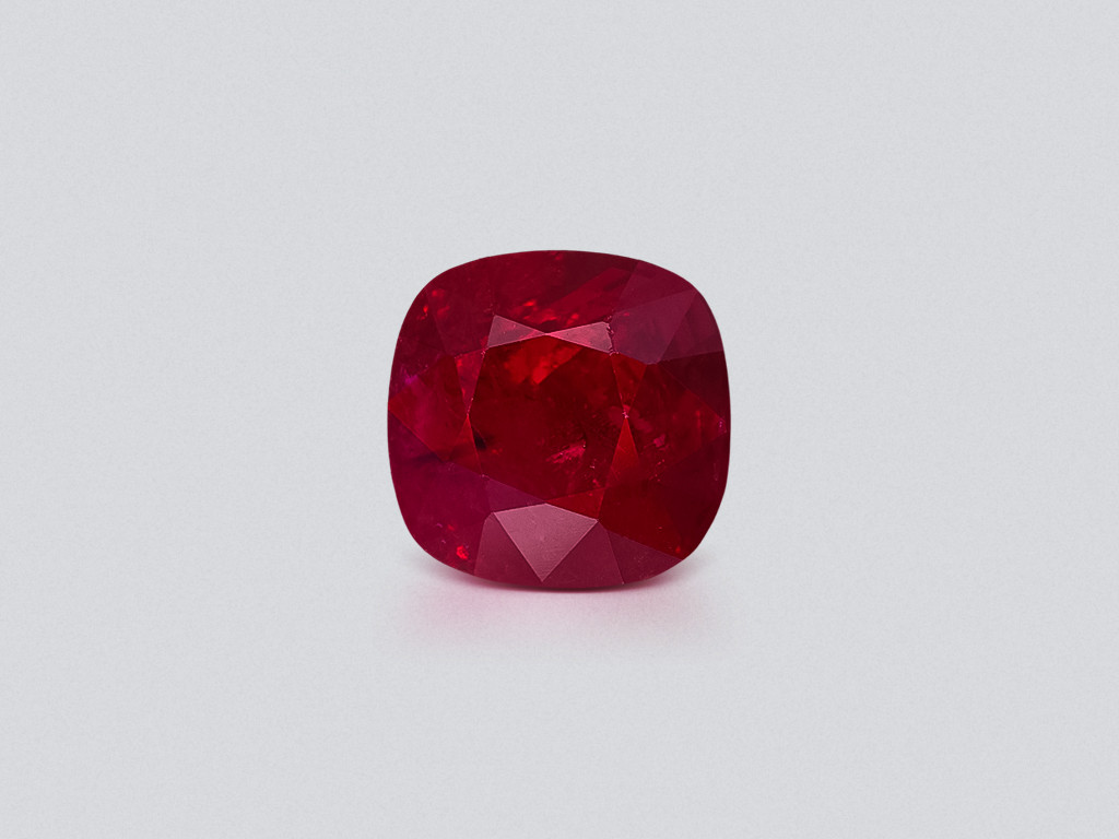 Unheated ruby Pigeon's blood cushion cut 1.01 carats, Burma  Image №1