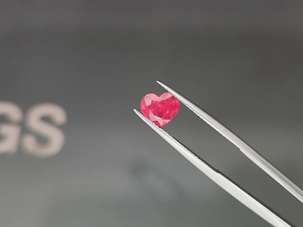 Spinel Mahenge Vibrant Pink heart shape 2.01 carats, Tanzania Image №3