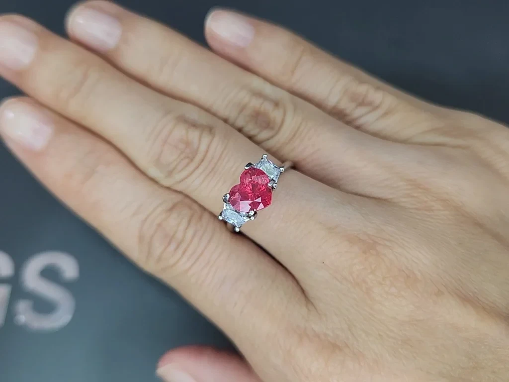 Spinel Mahenge Vibrant Pink heart shape 2.01 carats, Tanzania Image №5