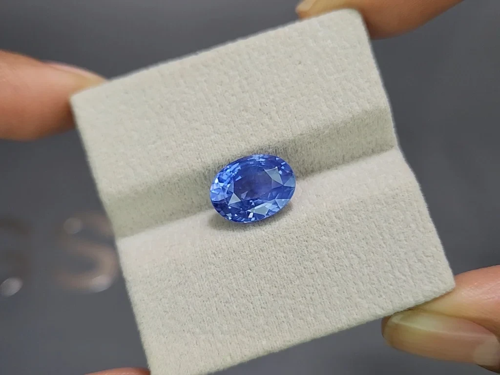 Unheated sapphire oval cut 5.58 carats, Sri Lanka Image №4