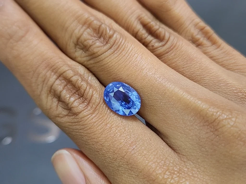 Unheated sapphire oval cut 5.58 carats, Sri Lanka Image №2