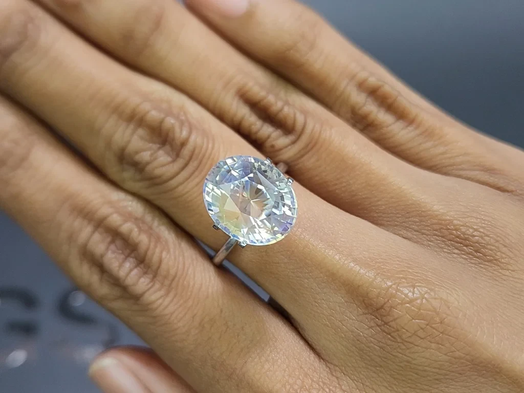 Rainbow  moonstone oval cut 7.81 carats, Madagascar Image №5