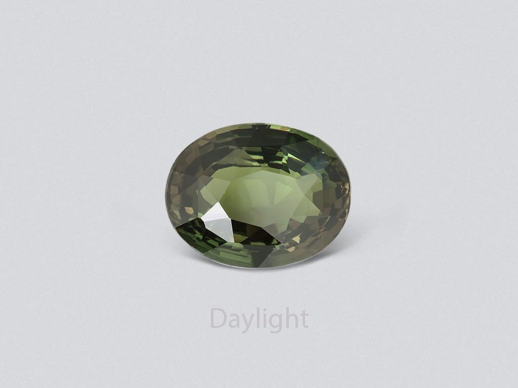 Alexandrite with strong color change effect in oval cut 5.04 ct, Sri Lanka Image №2