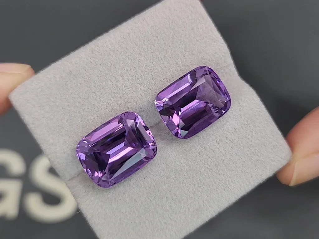 Pair of Cushion Cut Amethysts 15.13 Carats  Image №4