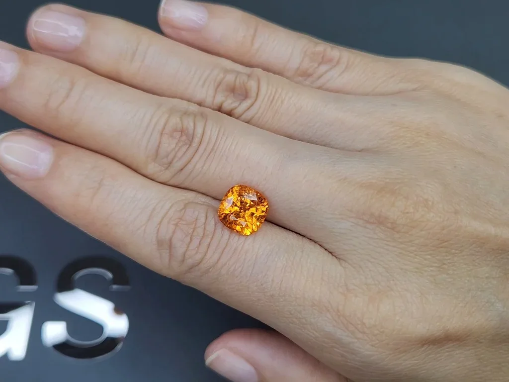 Top Fanta color spessartite garnet in cushion cut 4.23 carats, Africa Image №2