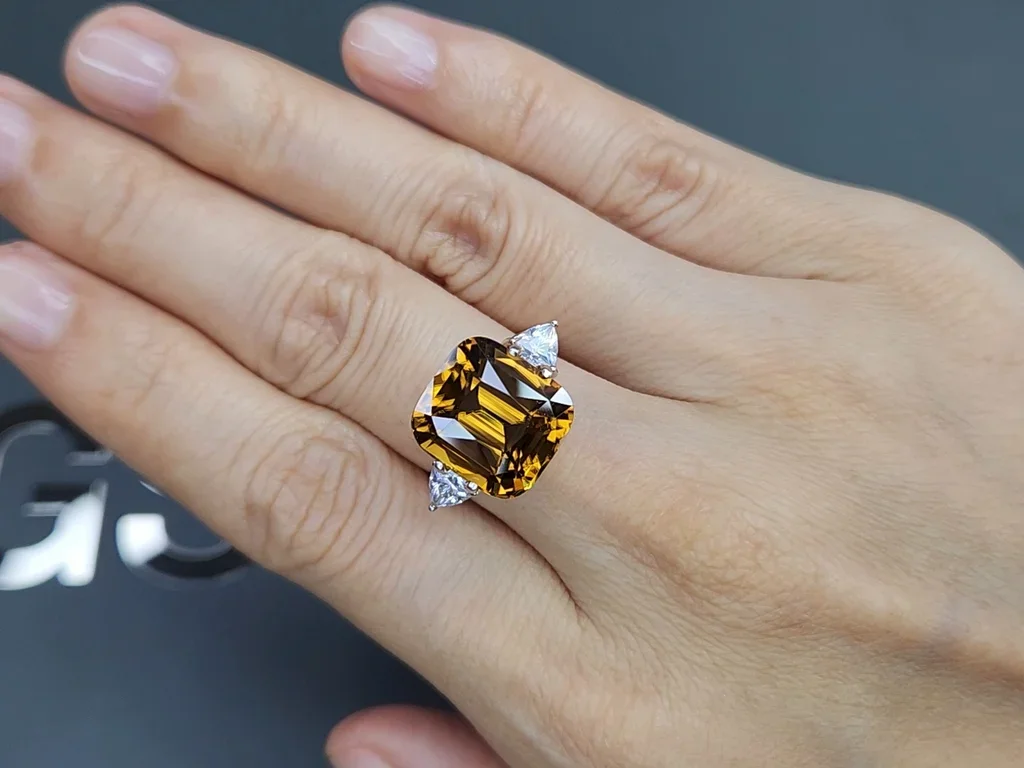 Yellow large cushion-cut zircon 14.38 carats, Tanzania Image №5