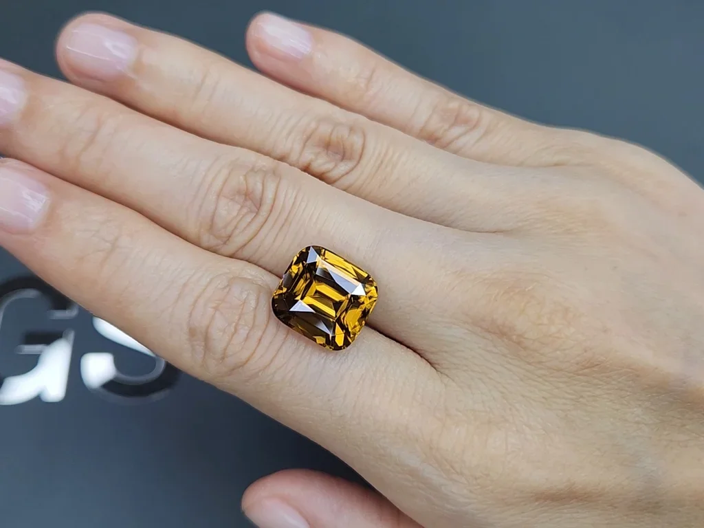 Yellow large cushion-cut zircon 14.38 carats, Tanzania Image №2