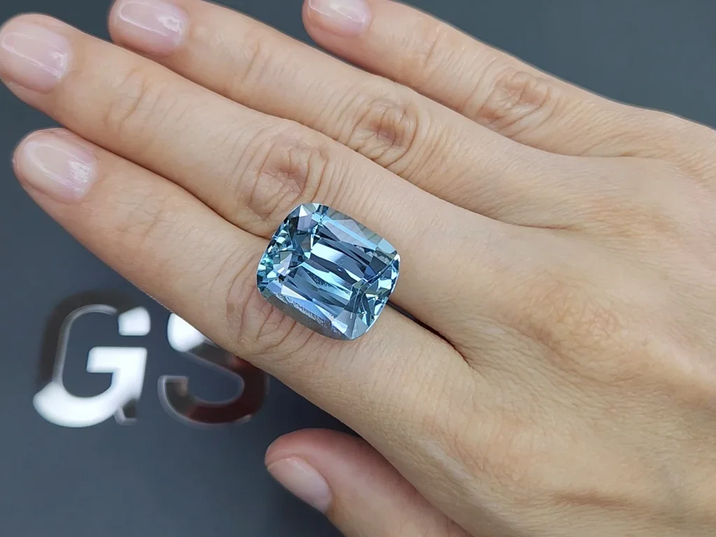 Large 18.18ct cushion cut aquamarine, Madagascar  Image №2