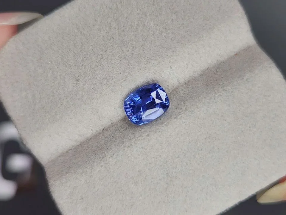 Cornflower blue sapphire in cushion cut 1.52 carats, Sri Lanka Image №4