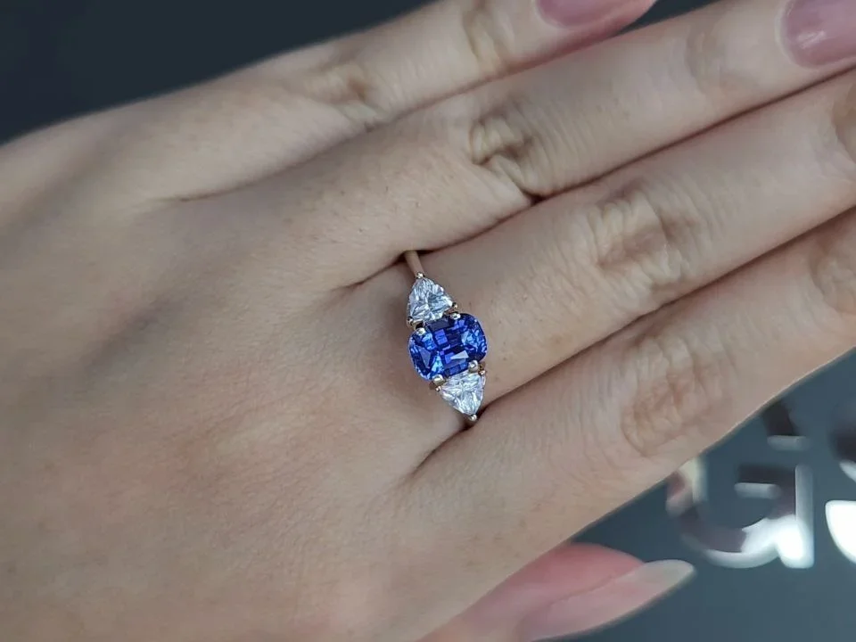 Cornflower blue sapphire in cushion cut 1.52 carats, Sri Lanka Image №5