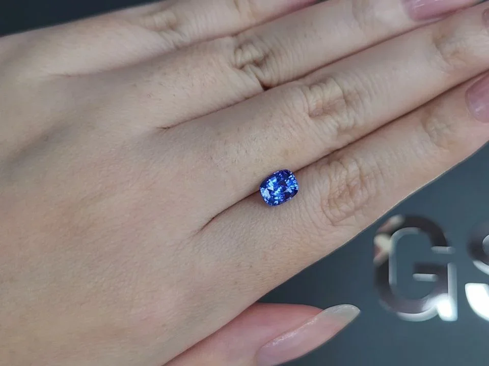 Cornflower blue sapphire in cushion cut 1.52 carats, Sri Lanka Image №2