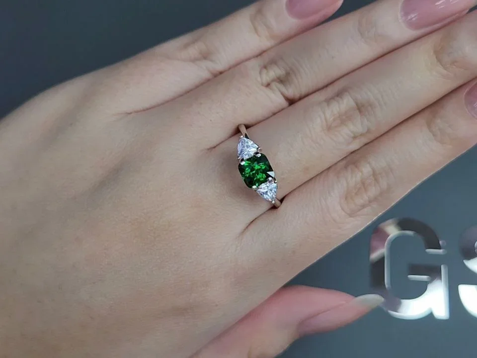 Vivid green tsavorite garnet in radiant cut 1.27 carats, Tanzania  Image №5