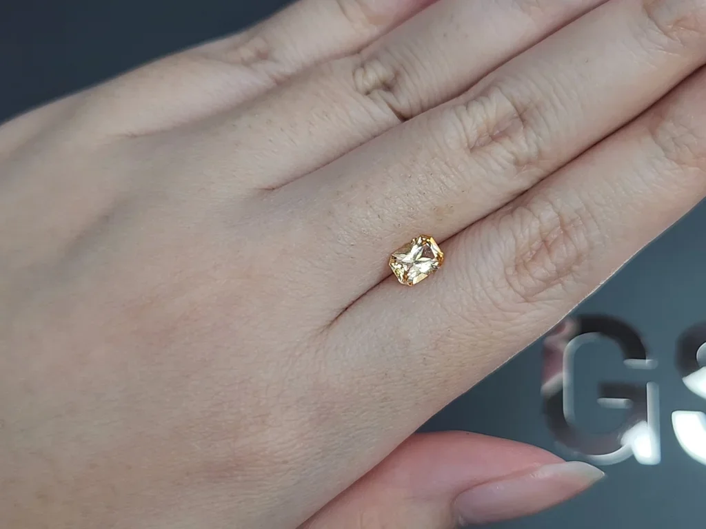 Orange-yellow sapphire in octagon cut 0.95 carats, Madagascar Image №2
