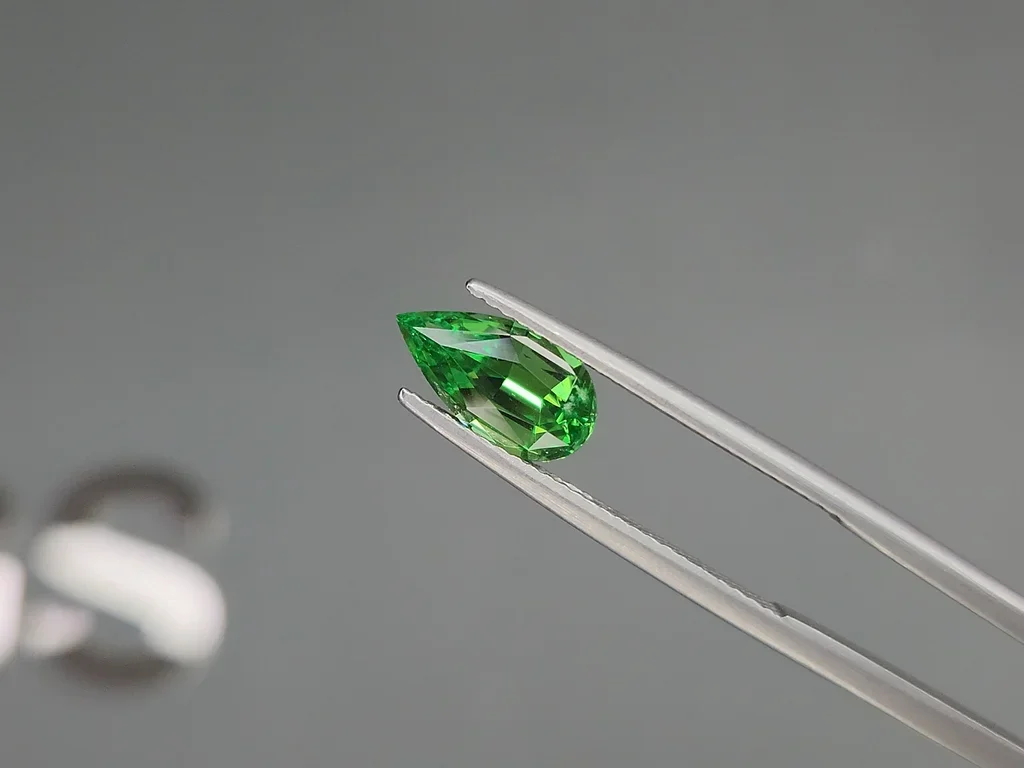 Neon Green tsavorite garnet in pear cut 1.75 carats, Tanzania Image №3