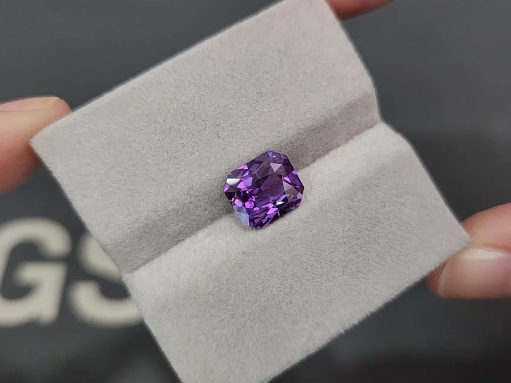 Unheated purple sapphire radiant cut 3.51 carats, Sri Lanka Image №4