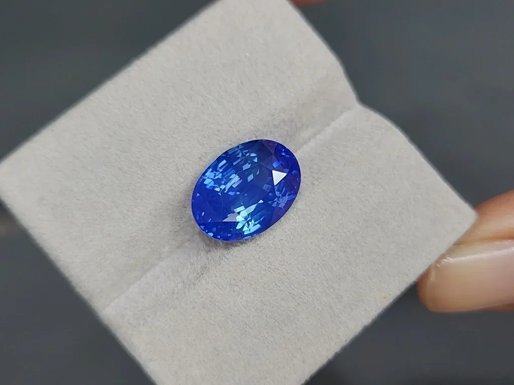 Large unheated blue sapphire oval cut 10.53 carats, Sri Lanka Image №4