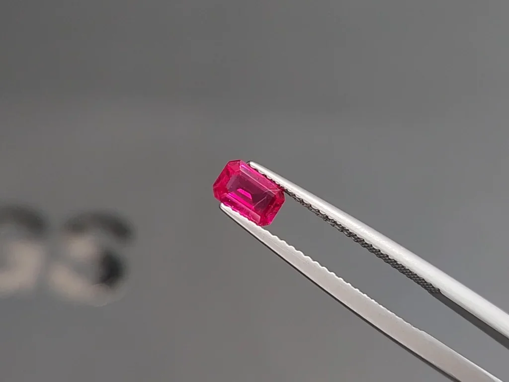 Ruby Pigeon Blood octagon cut 0.61 carats, Burma Image №3