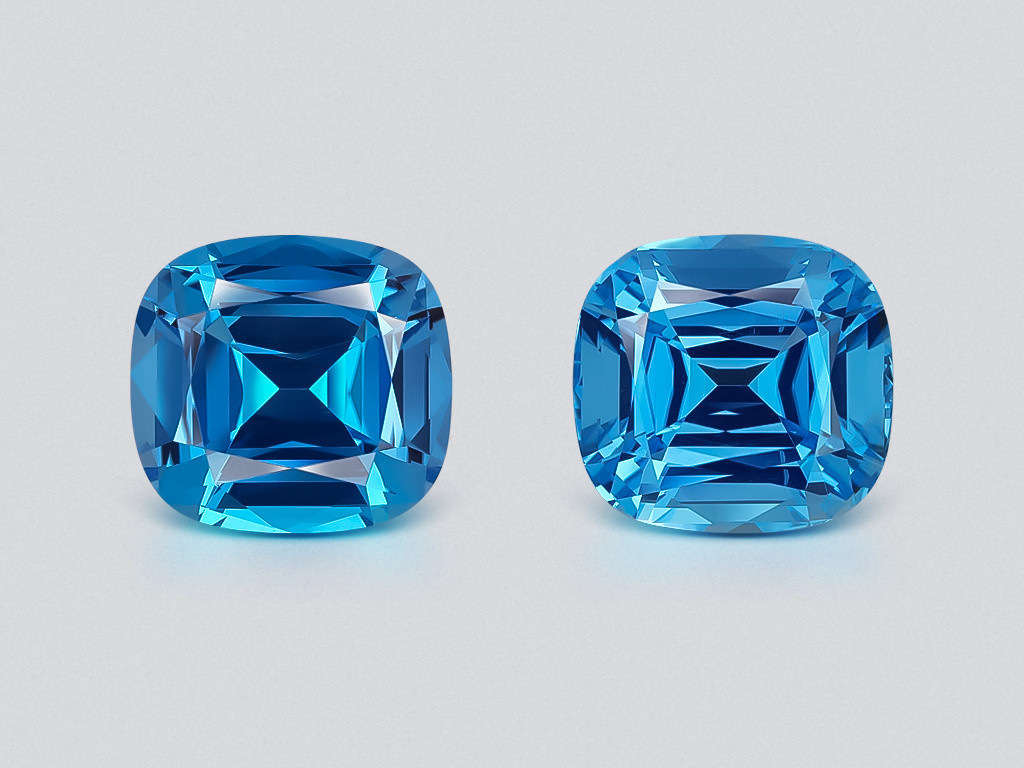 Pair of large topaz Vivid Swiss Blue cushion cut 34.17 carats, Brazil  Image №1