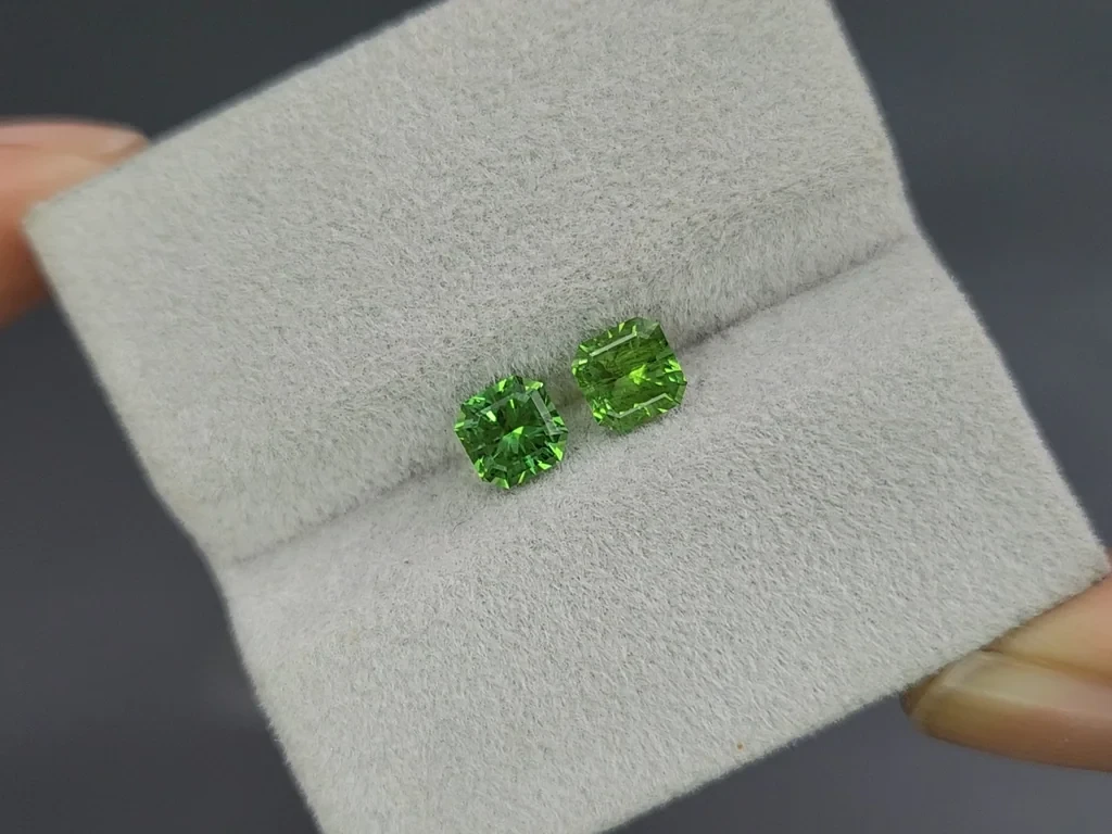 Pair of tsavorites radiant cut 1.43 carats, Madagascar Image №4