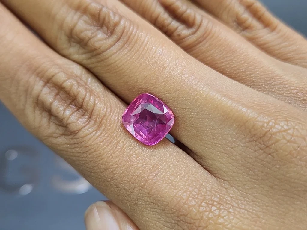 Unheated pink sapphire cushion cut 5.02 carats, Sri Lanka Image №2