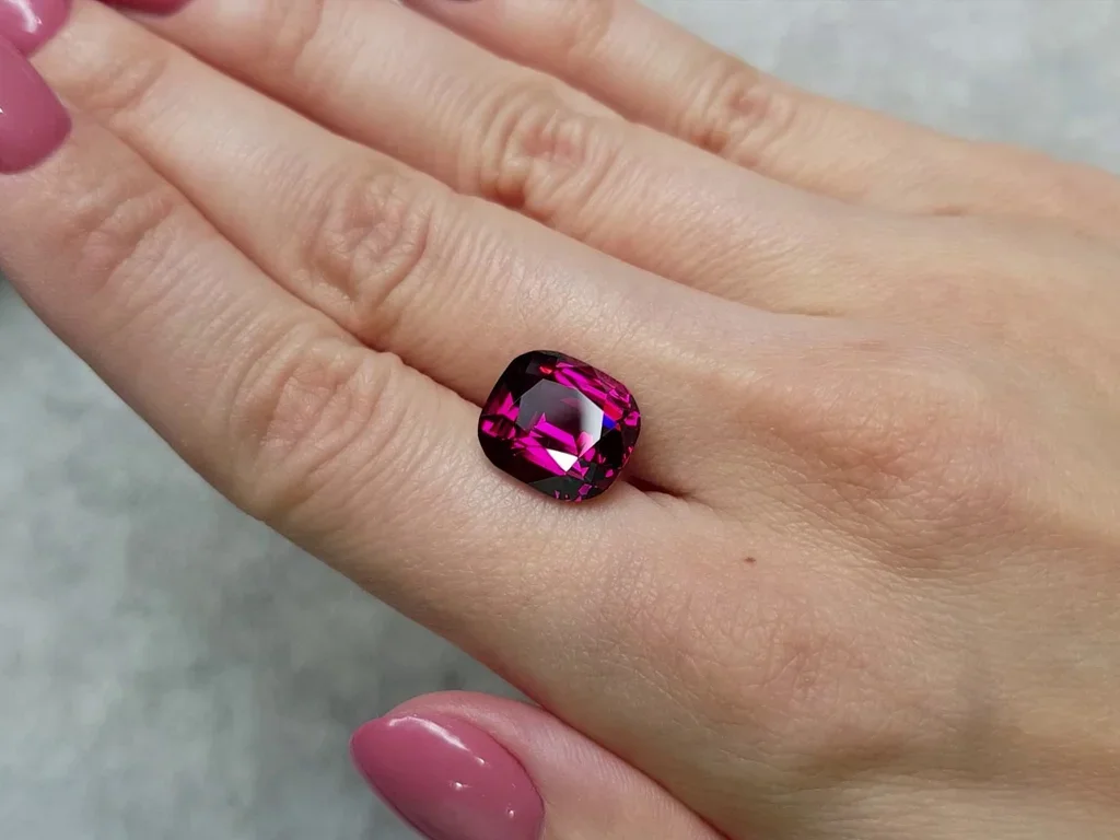 Large purple cushion cut rhodolite 8.64 ct, Sri Lanka Image №2