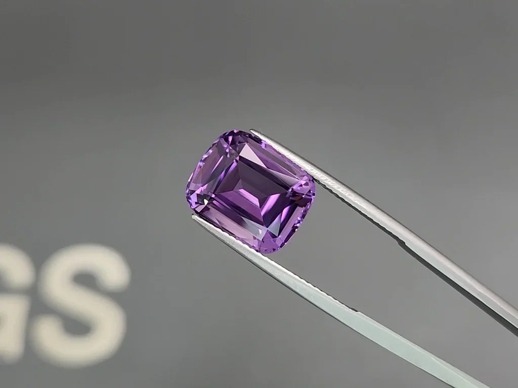 Cushion cut amethyst set 19.20 carats  Image №4