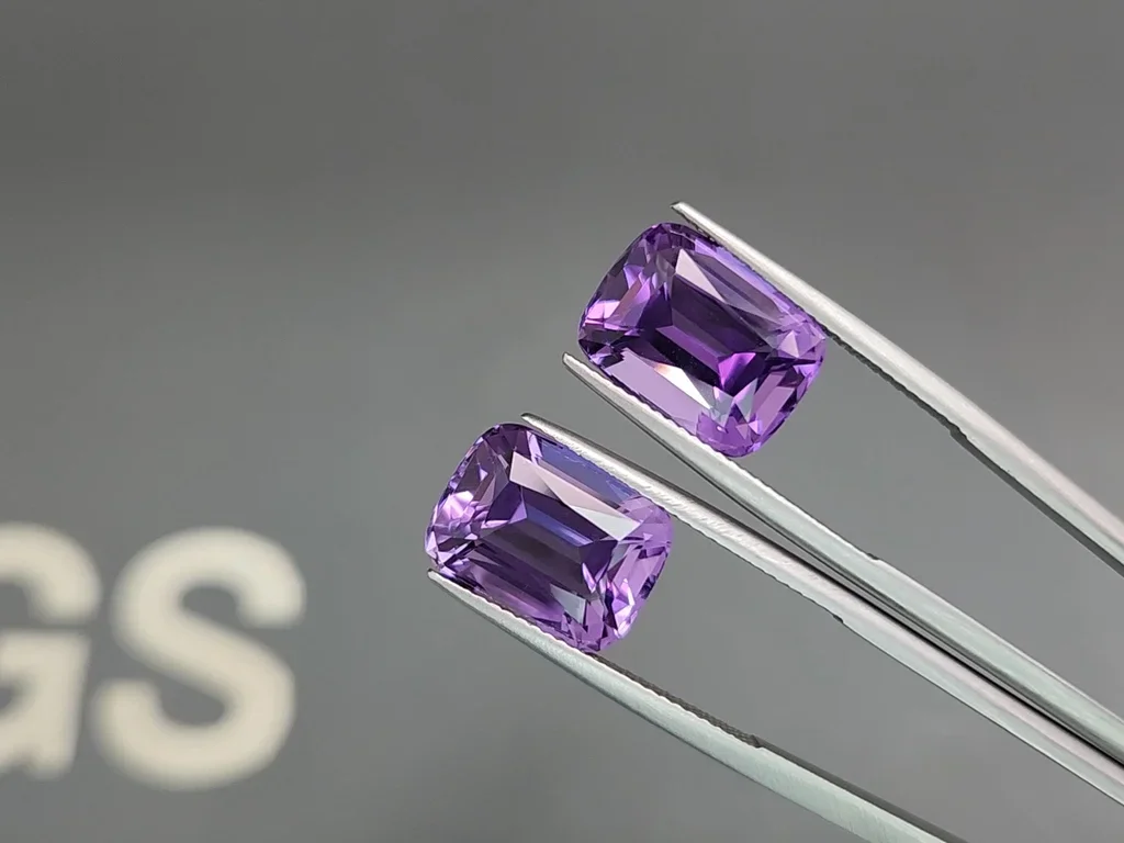 Cushion cut amethyst set 19.20 carats  Image №3