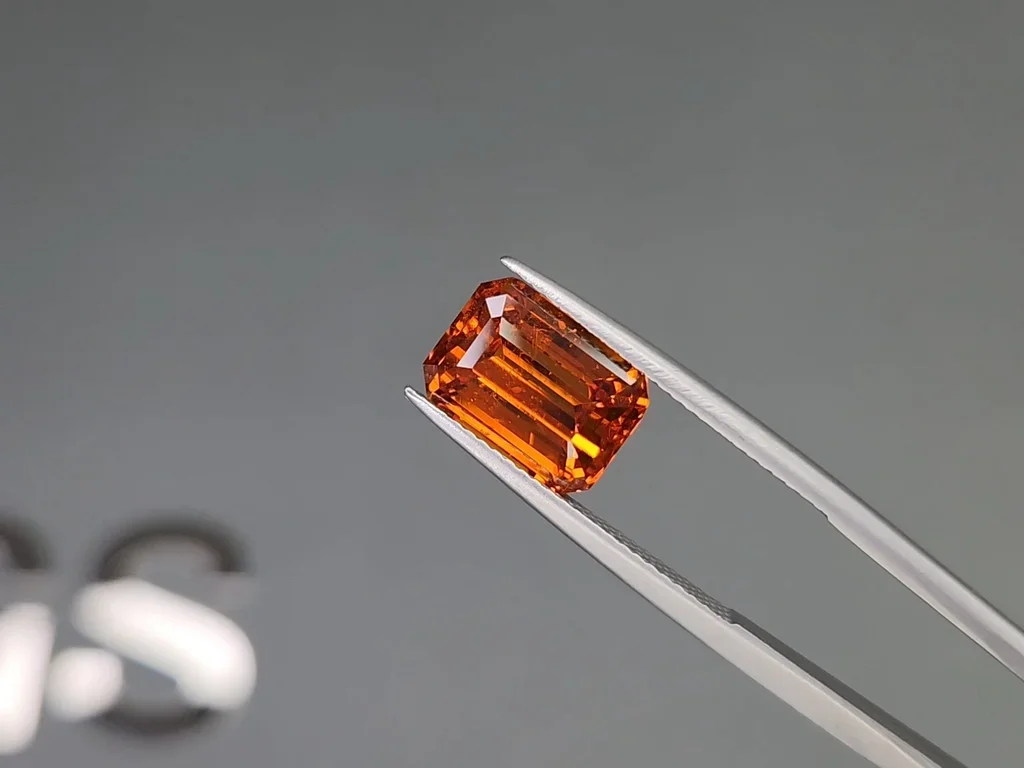 Octagon cut spessartine garnet 6.18 carats, Africa Image №3