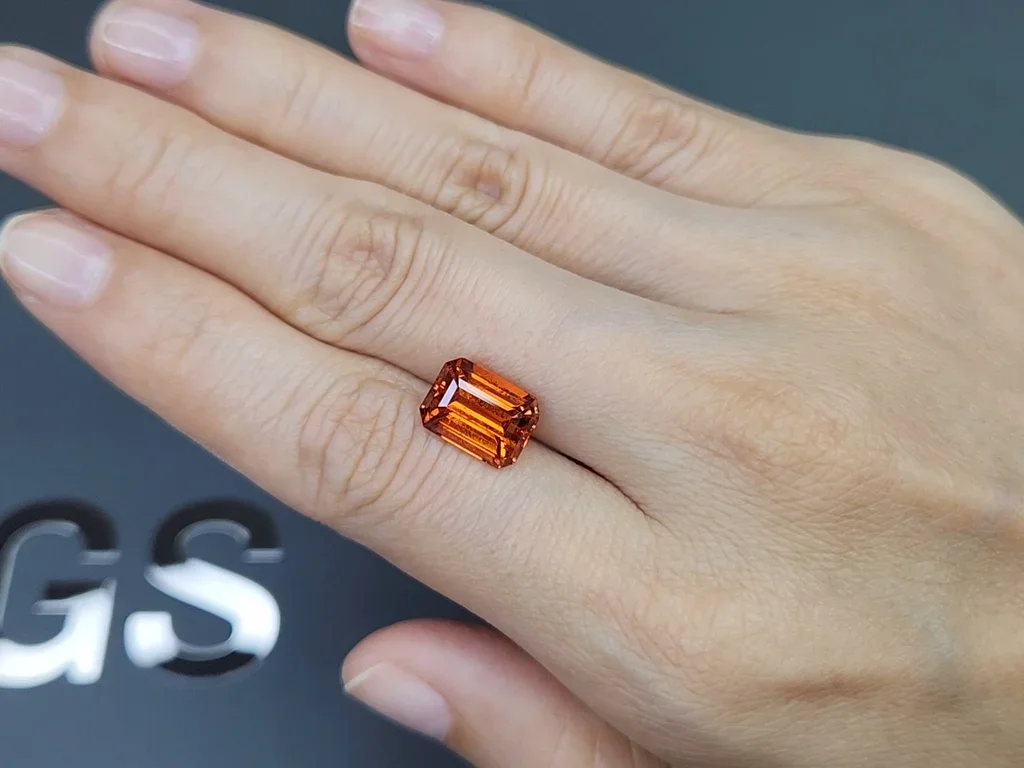 Octagon cut spessartine garnet 6.18 carats, Africa Image №2