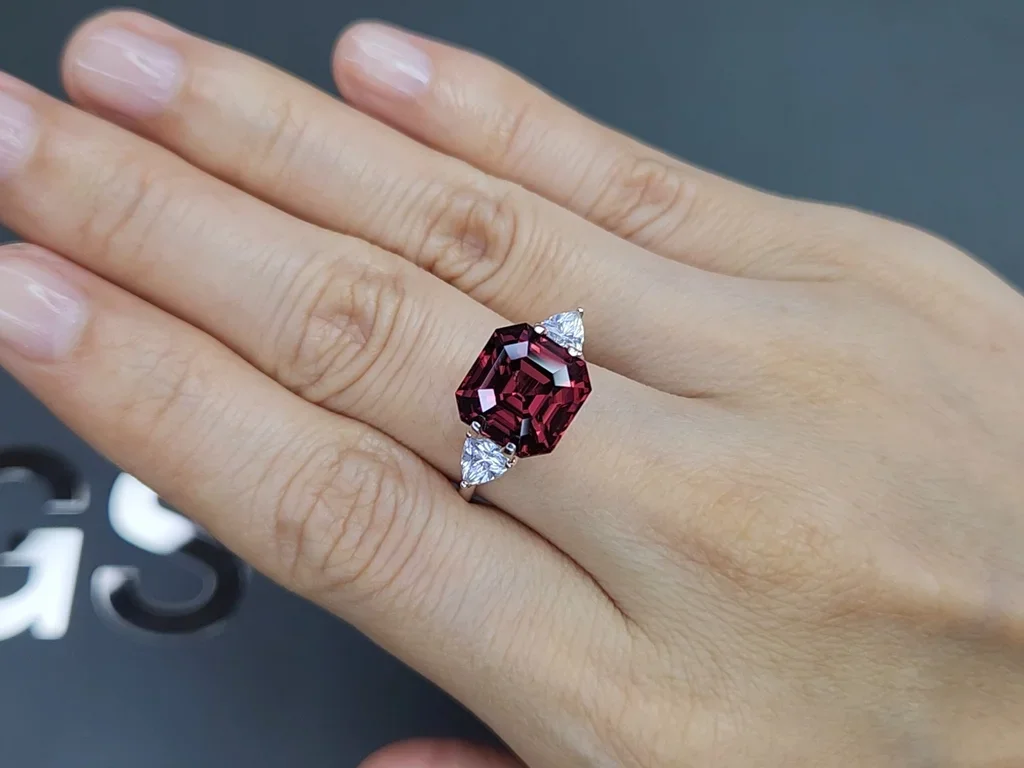 Octagon cut red pink zircon 8.00 carats, Tanzania  Image №5