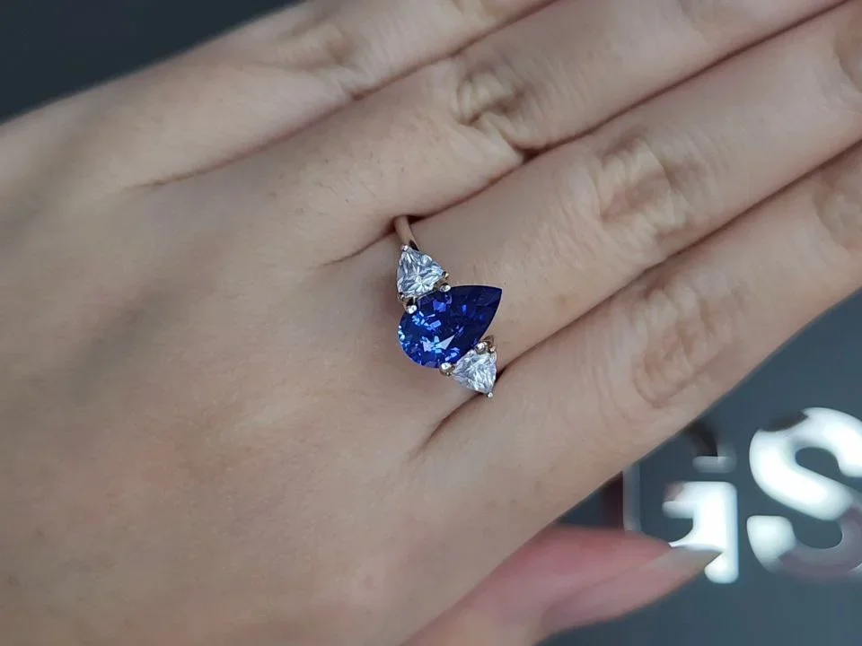 Intense blue sapphire in pear cut 2.24 carats, Sri Lanka Image №5