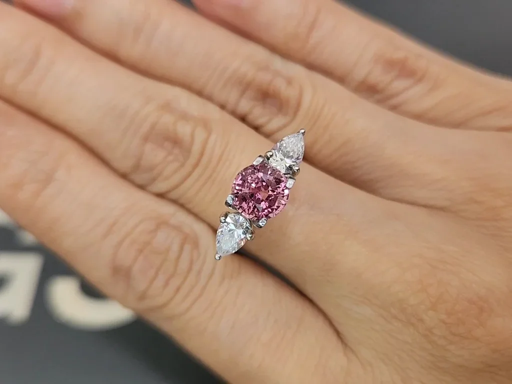 Unheated sapphire Padparadscha with Sunset hue round cut 2.02 carats, Sri Lanka Image №5