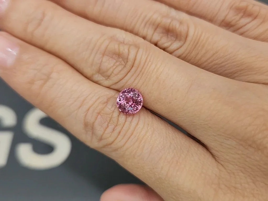Unheated sapphire Padparadscha with Sunset hue round cut 2.02 carats, Sri Lanka Image №2