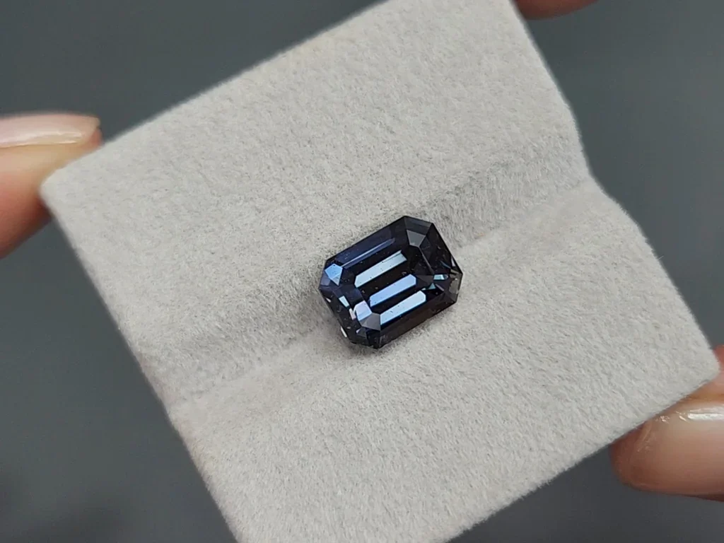 Unheated sapphireTeal octagon 6.03 carats, Madagascar Image №4