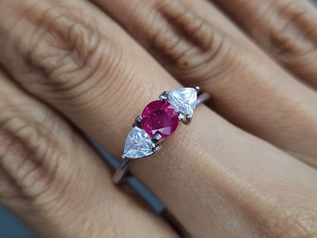 Ruby Pigeon Blood round cuts 0.96 carats, Burma Image №5