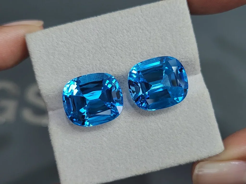 Pair of topaz Vivid Swiss Blue cushion cut 25.31 carats, Brazil Image №4