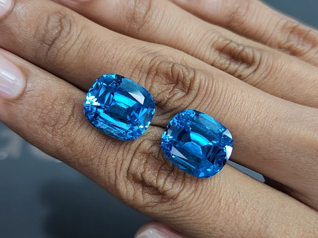 Pair of topaz Vivid Swiss Blue cushion cut 25.31 carats, Brazil Image №2