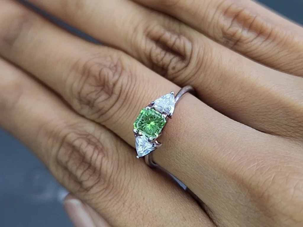 Garnet tsavorite radiant cut 0.88 carats, Madagascar Image №5