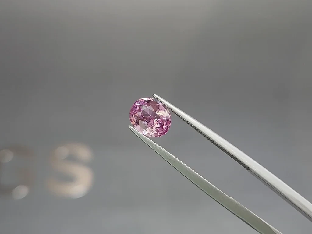 Unheated sapphire Baby Pink oval cut 2.05 carats, Sri Lanka Image №3