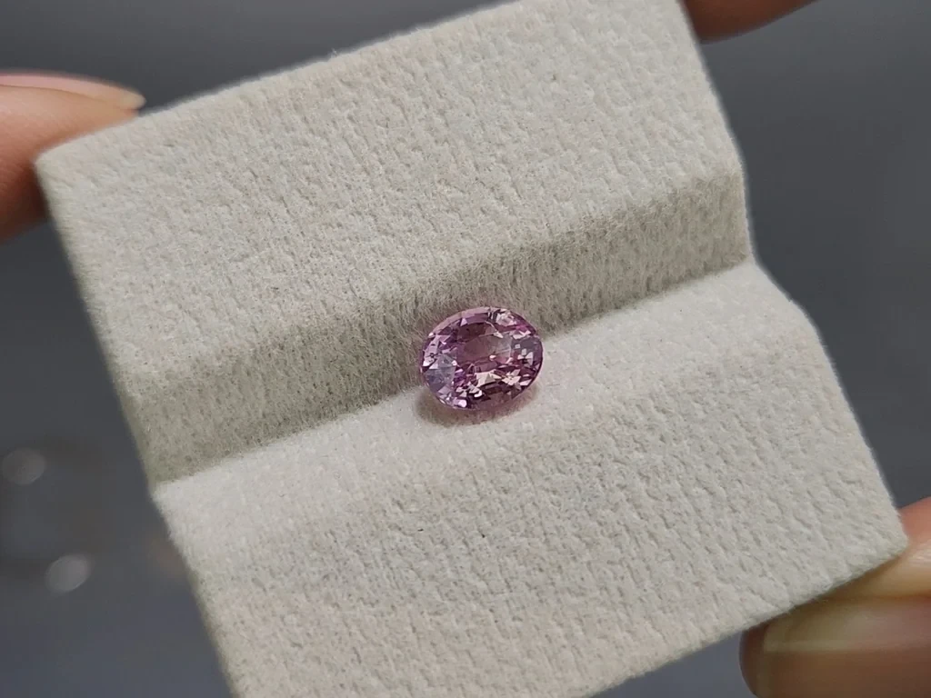 Unheated sapphire Baby Pink oval cut 2.05 carats, Sri Lanka Image №4