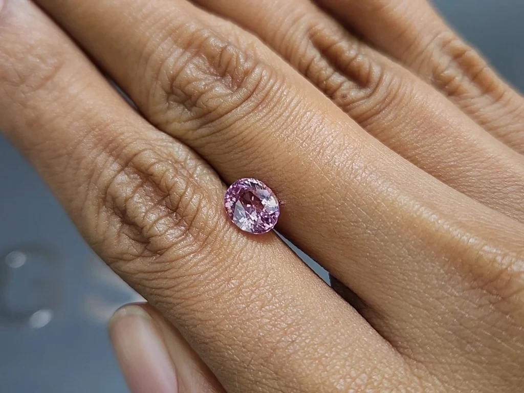 Unheated sapphire Baby Pink oval cut 2.05 carats, Sri Lanka Image №2