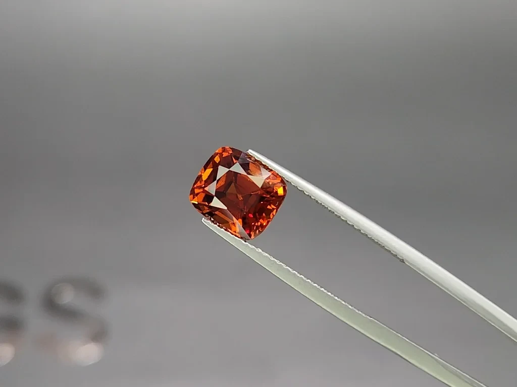 Garnet spessartine cushion cut 4.99 carats, Tanzania Image №3