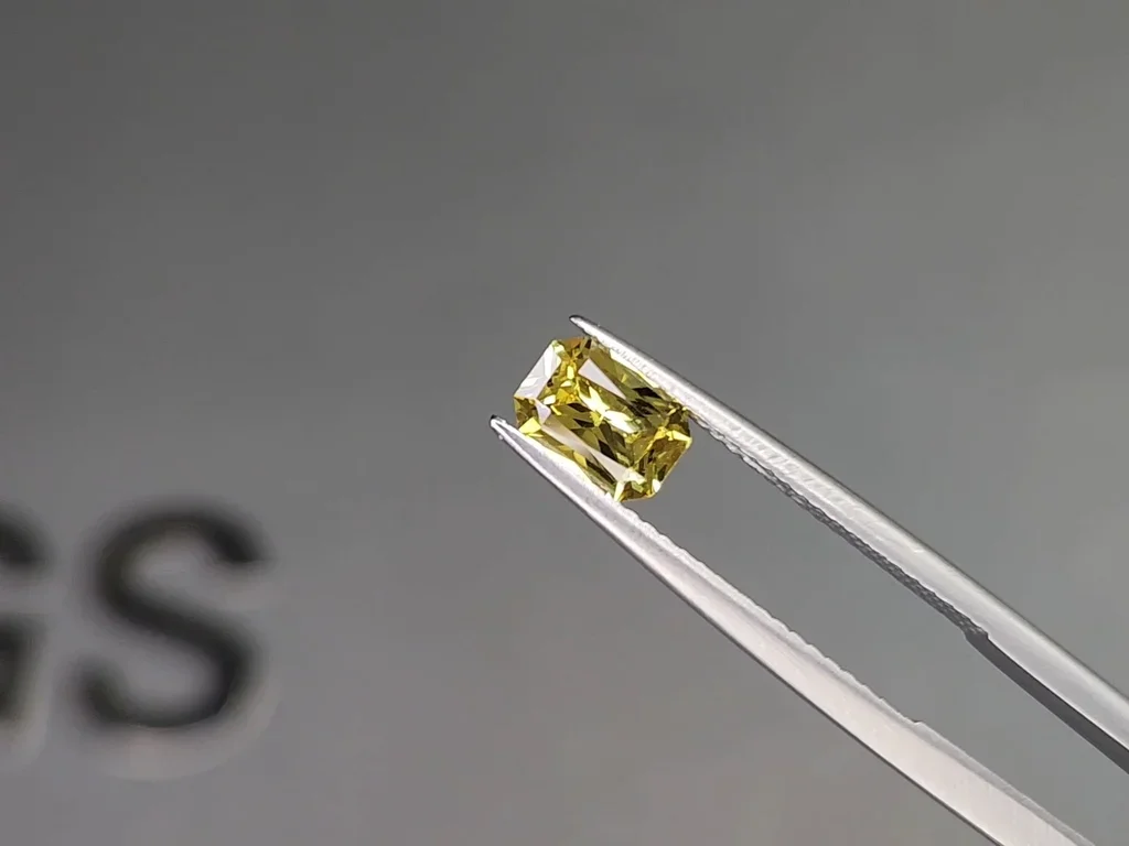 Untreated greenish-yellow sapphire in radiant cut  0.94 carats, Madagascar Image №3